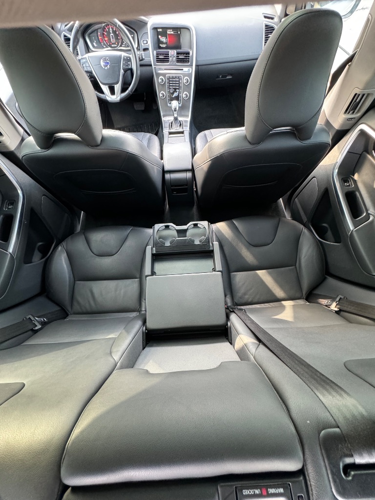 2016 Volvo XC60 - $11,390