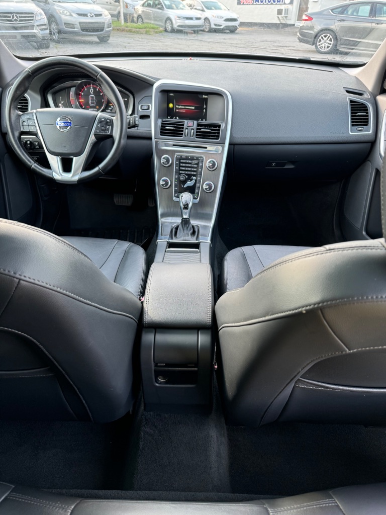 2016 Volvo XC60 - $11,390