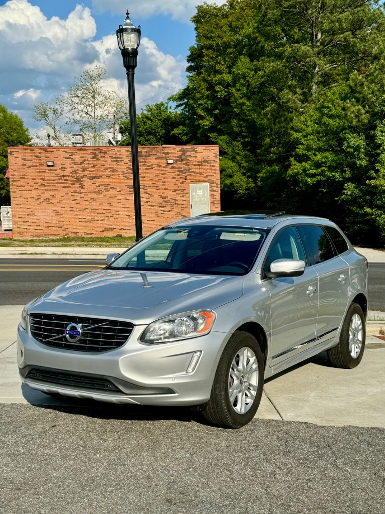 2016 Volvo XC60 - $11,390
