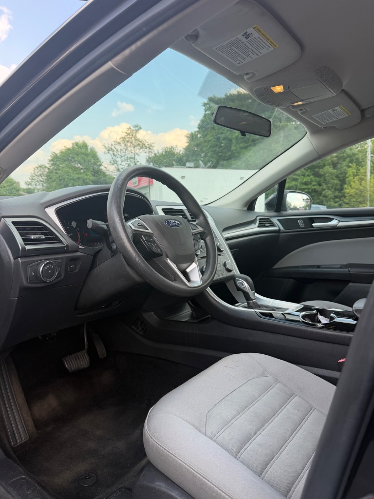 2015 Ford Fusion - $9,999