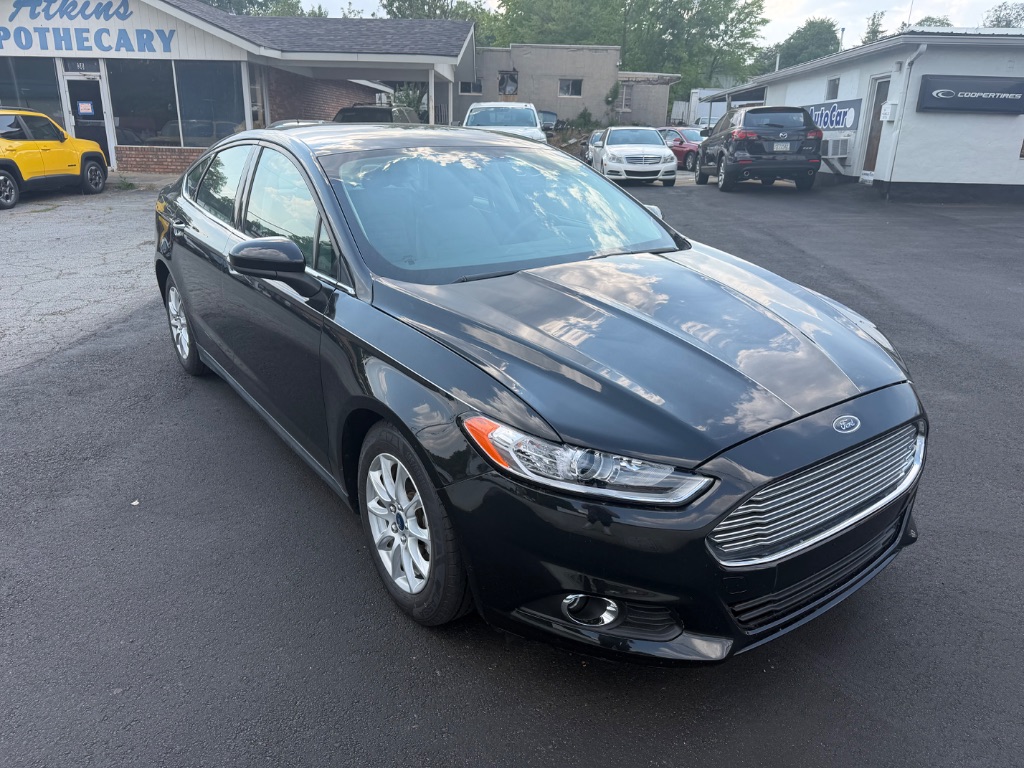 2015 Ford Fusion - $9,999