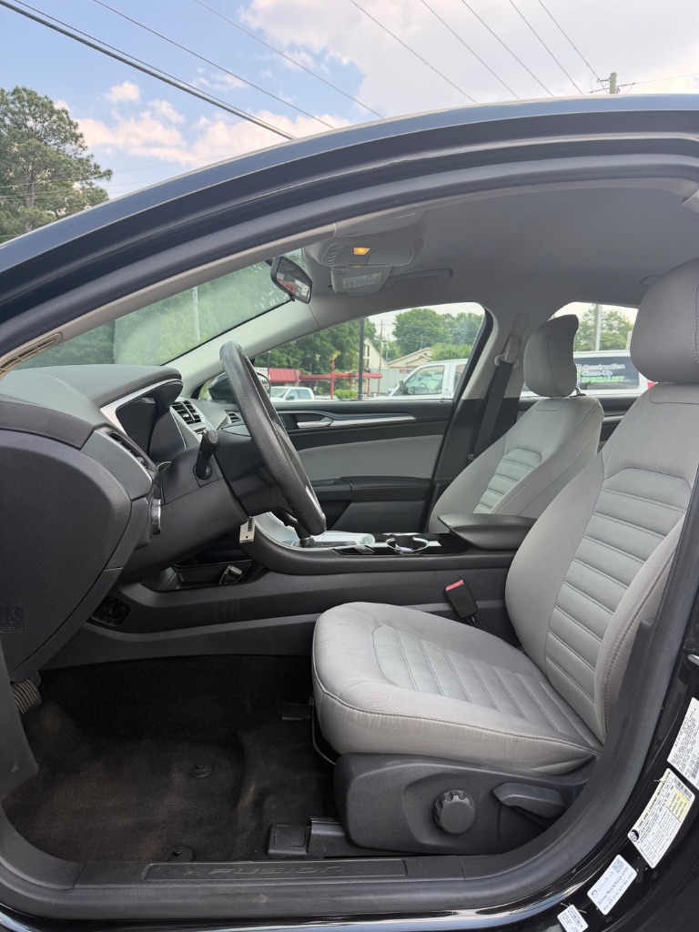 2015 Ford Fusion - $9,999