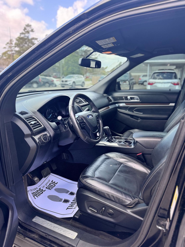2016 Ford Explorer Limited photo