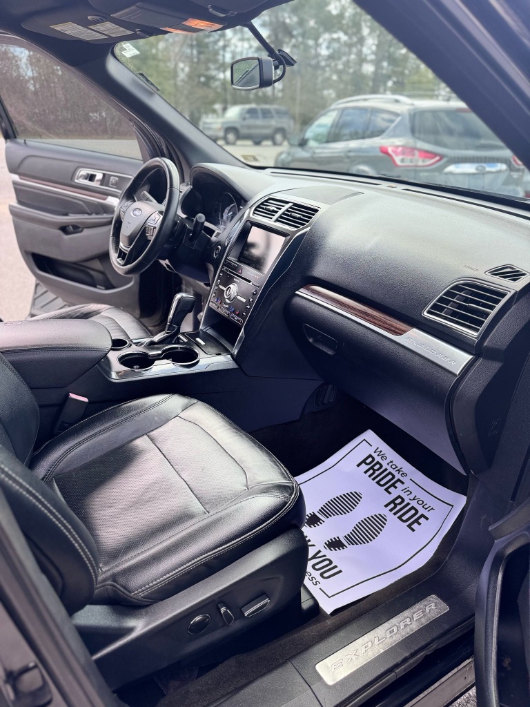 2016 Ford Explorer Limited photo