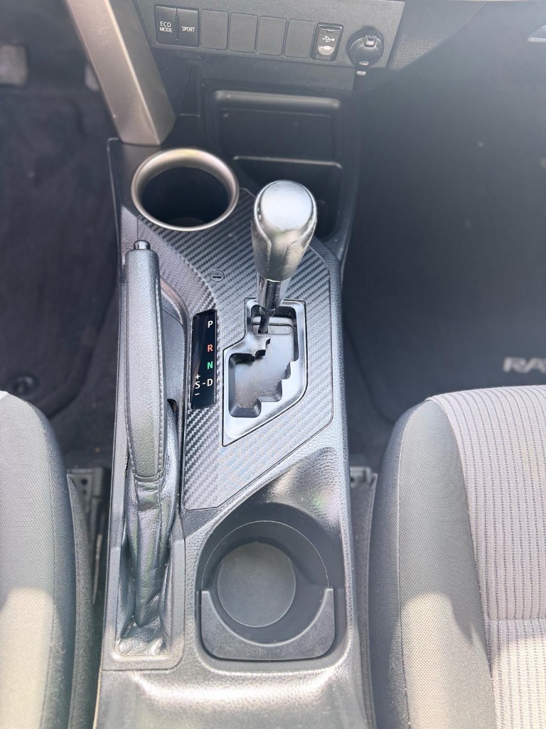 2014 Toyota RAV4 LE photo