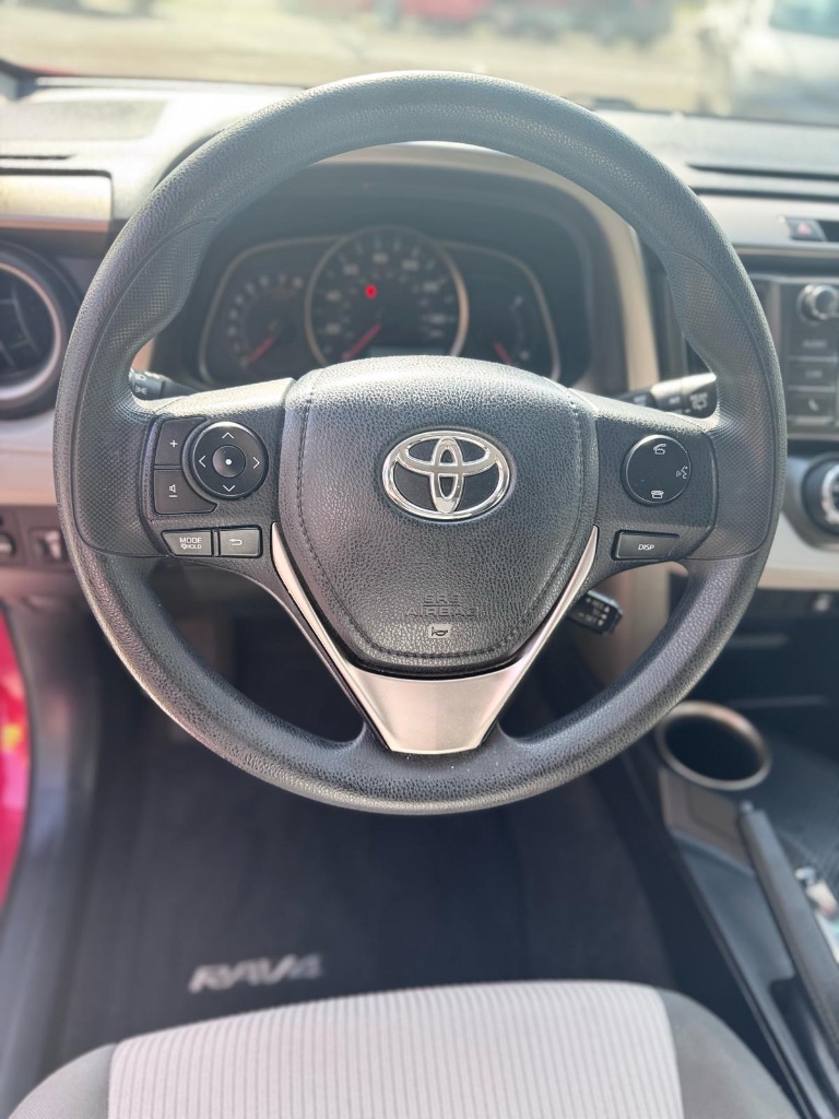 2014 Toyota RAV4 LE photo