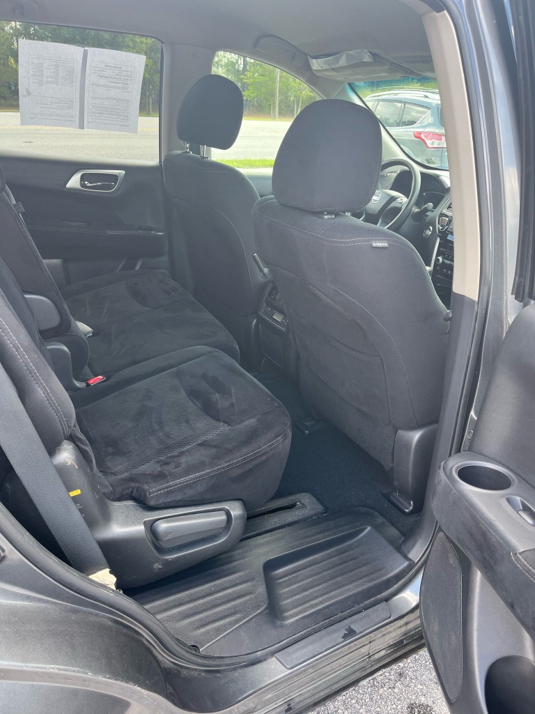 2015 Nissan Pathfinder S photo