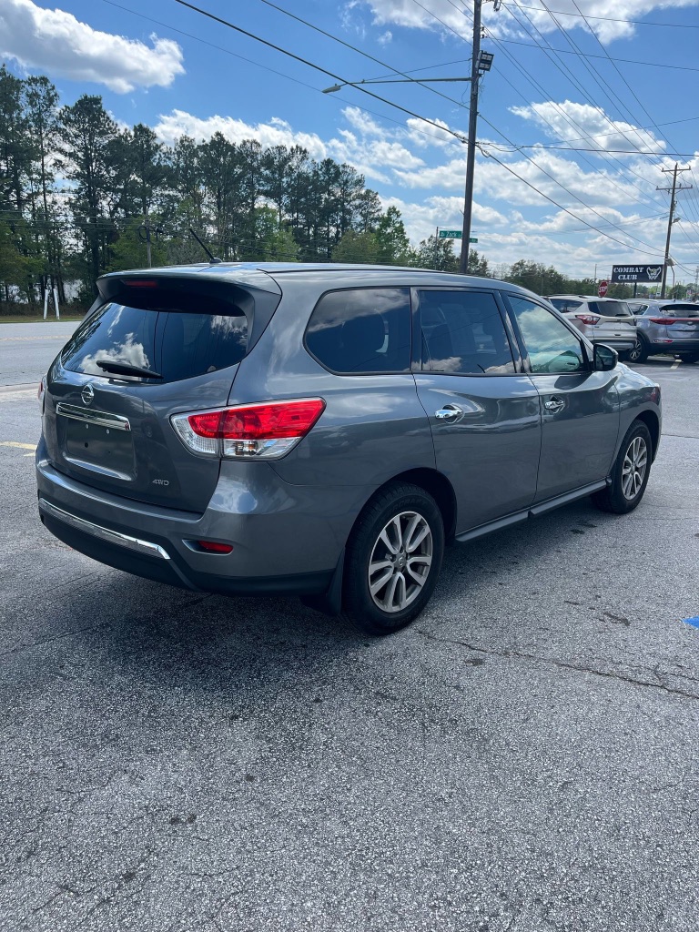 2015 Nissan Pathfinder S photo