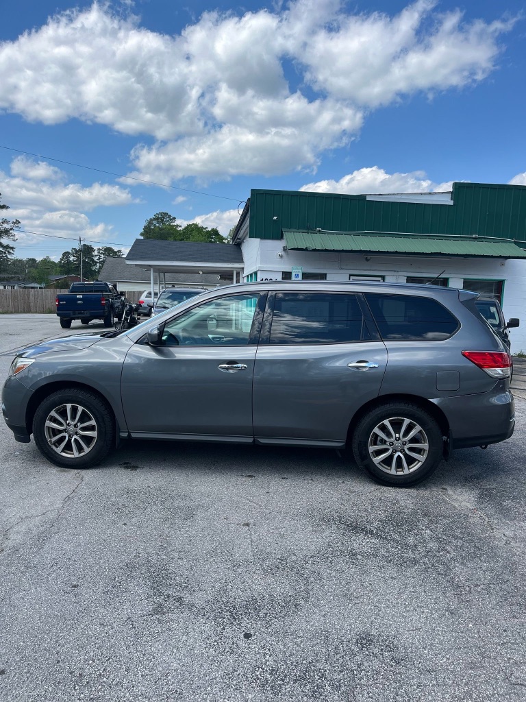 2015 Nissan Pathfinder S photo