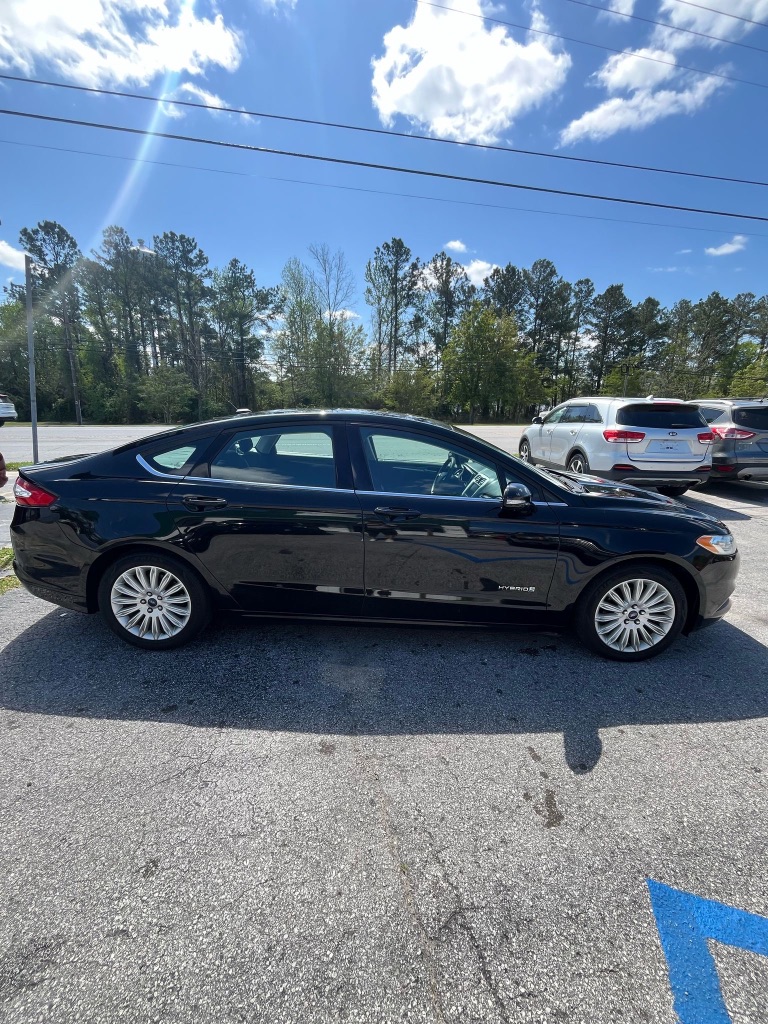 2016 Ford Fusion SE Hybrid photo