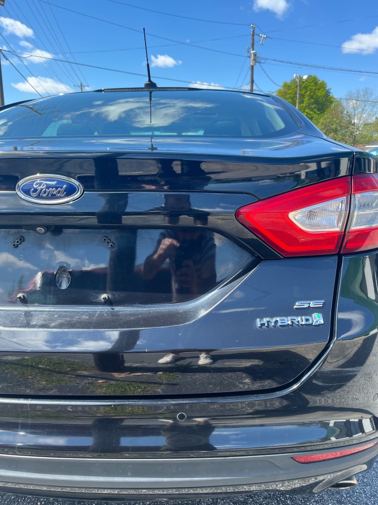 2016 Ford Fusion SE Hybrid photo