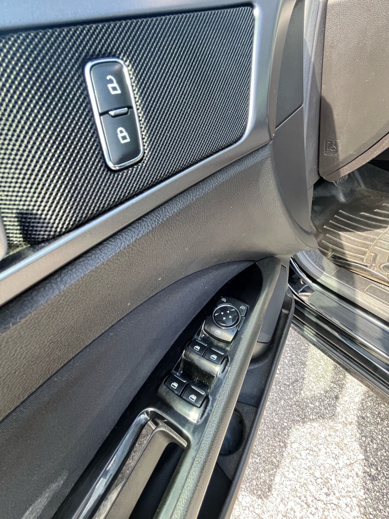 2016 Ford Fusion SE Hybrid photo