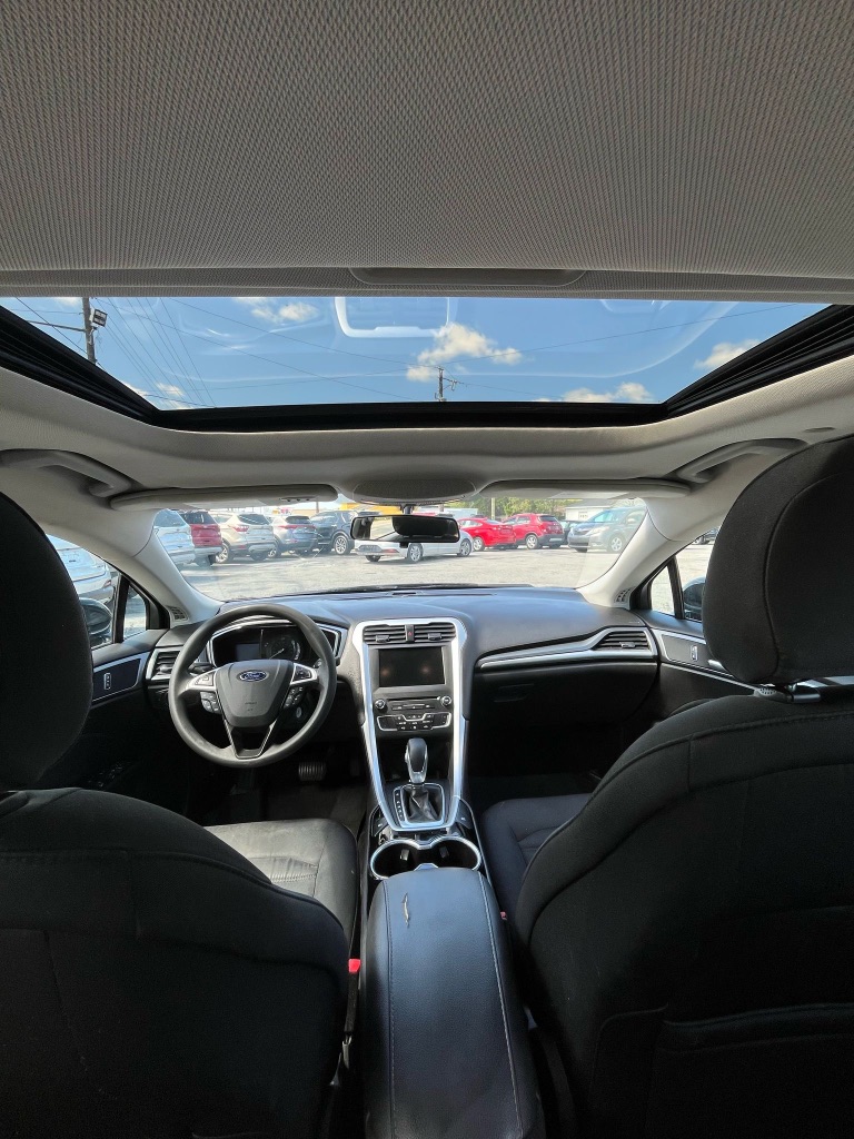 2016 Ford Fusion SE Hybrid photo