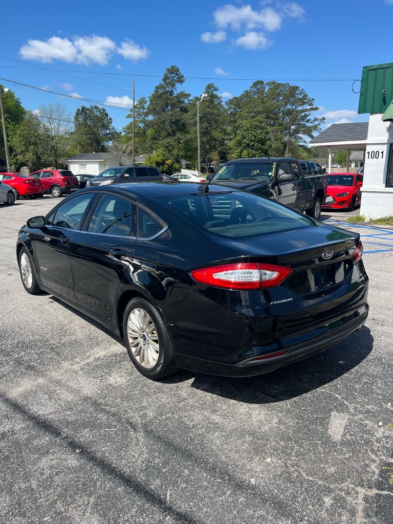 2016 Ford Fusion SE Hybrid photo