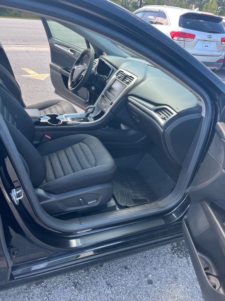 2016 Ford Fusion SE Hybrid photo