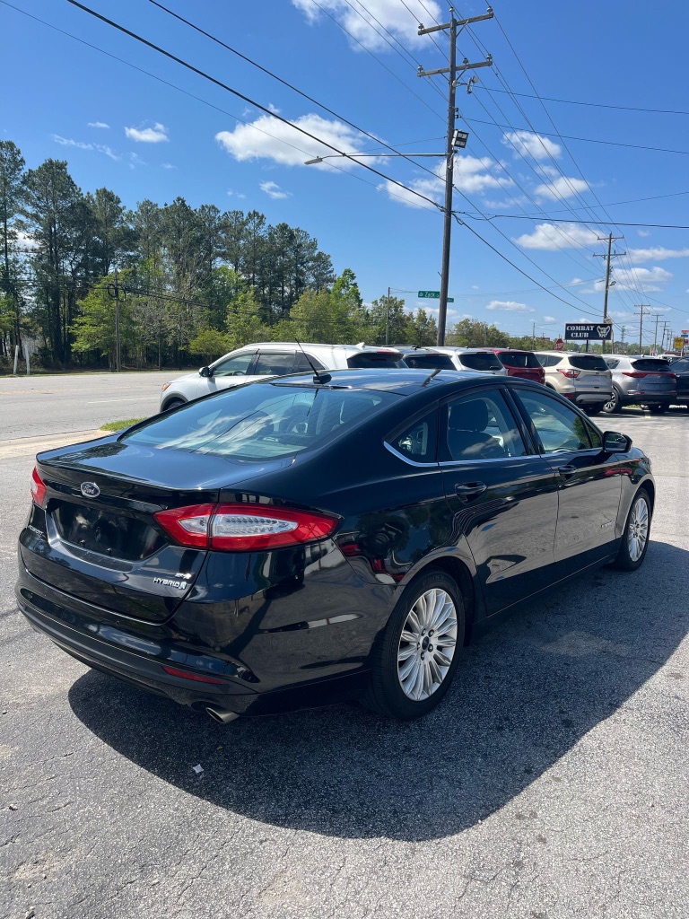 2016 Ford Fusion SE Hybrid photo