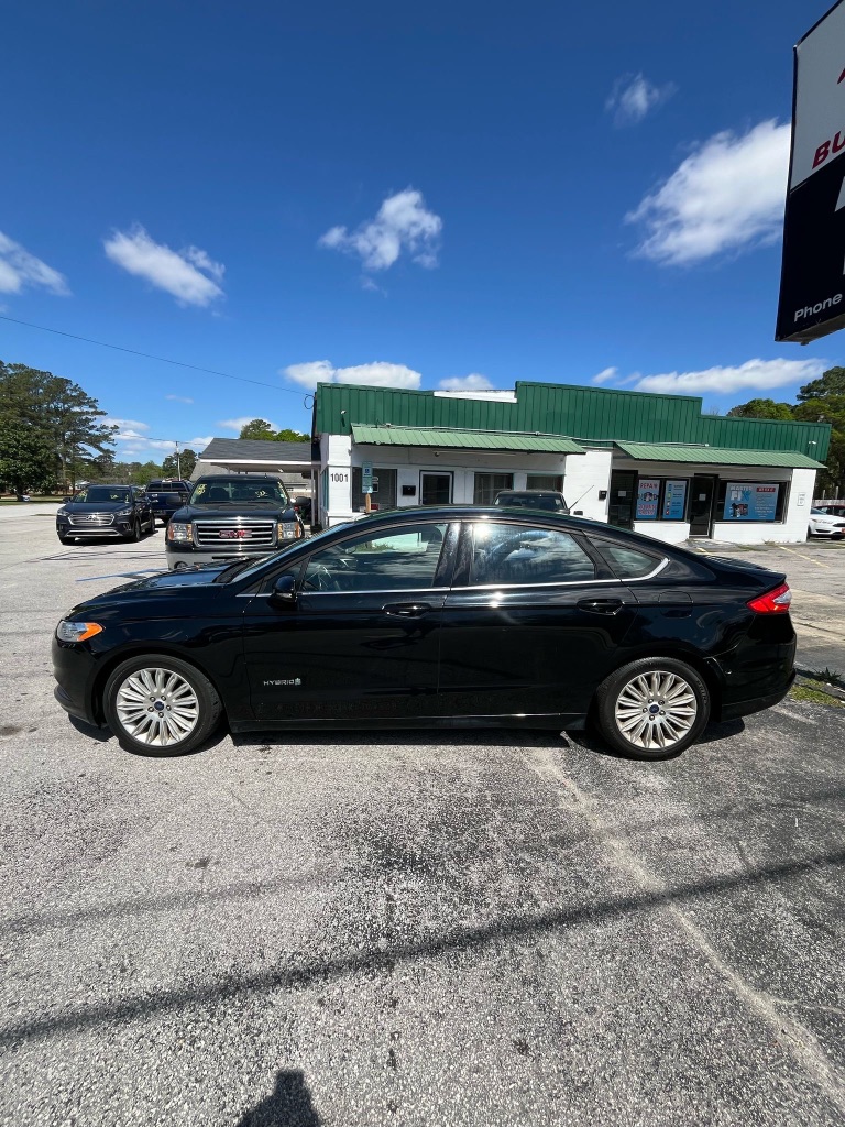 2016 Ford Fusion SE Hybrid photo