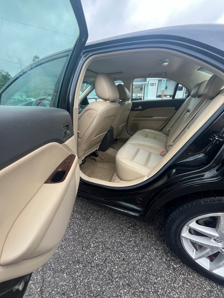 2010 Ford Fusion SEL photo