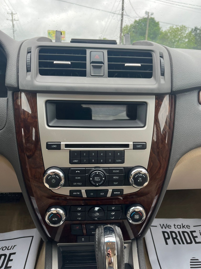 2010 Ford Fusion SEL photo