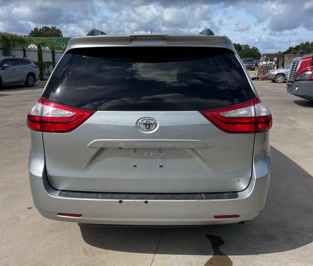 2019 Toyota Sienna - $18,999