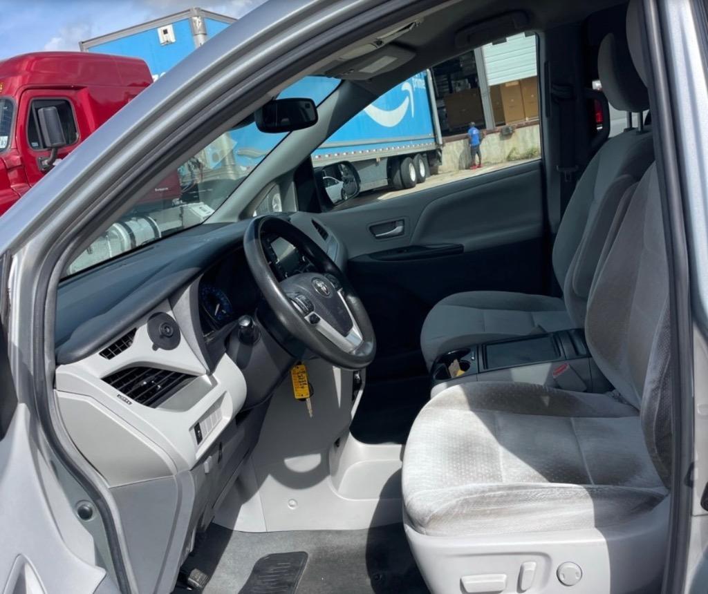 2019 Toyota Sienna - $18,999
