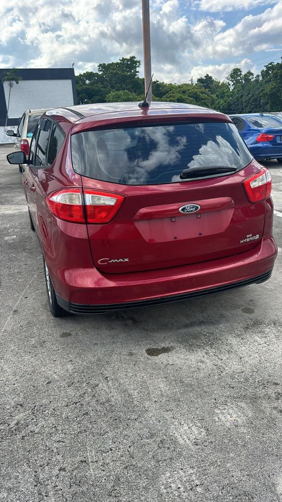 2013 Ford C-Max Hybrid SE photo