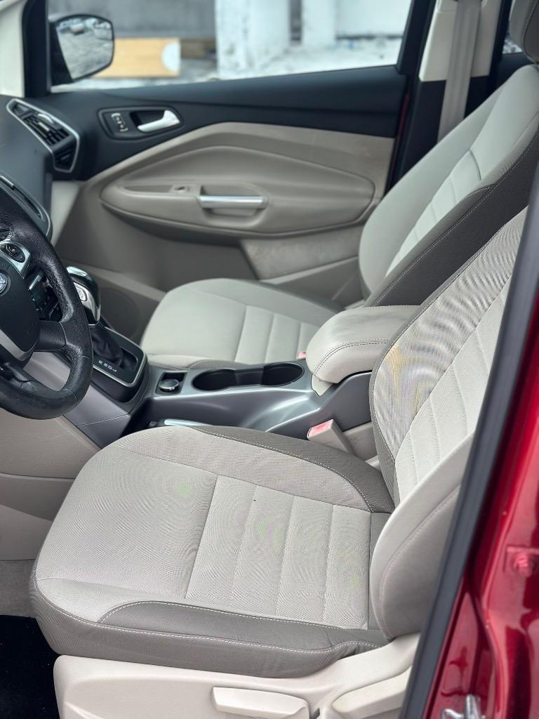 2013 Ford C-Max Hybrid SE photo
