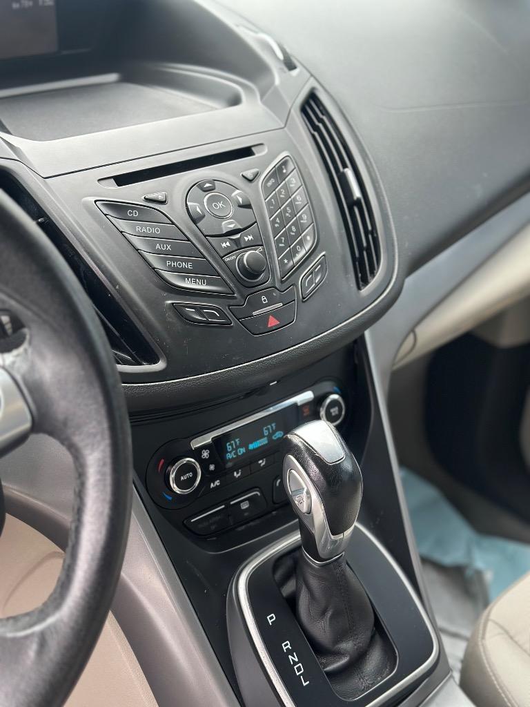 2013 Ford C-Max Hybrid SE photo