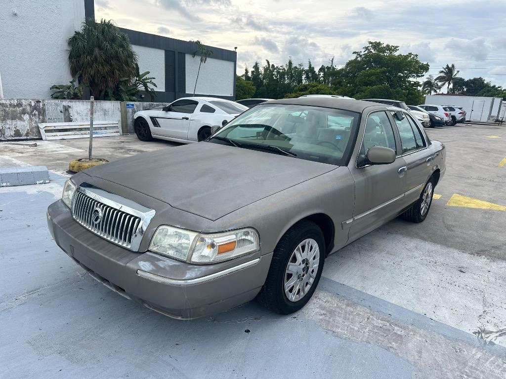2006 Mercury Grand Marquis - $6,999
