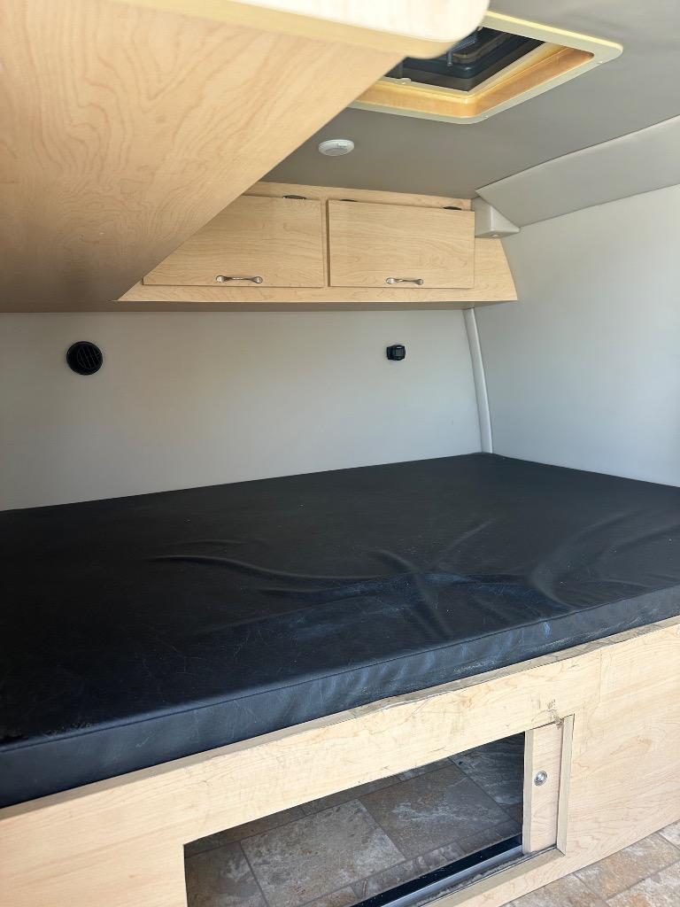 2006 Ford E350 - $10,995