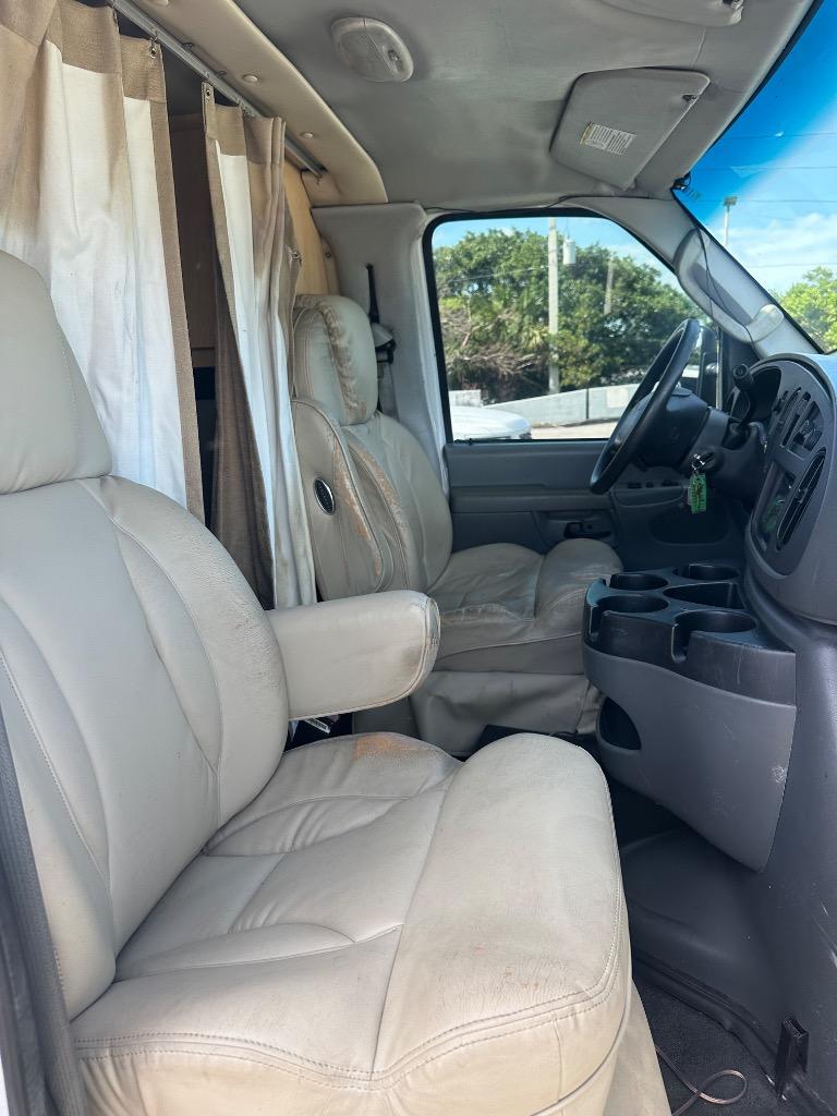 2006 Ford E350 - $10,995