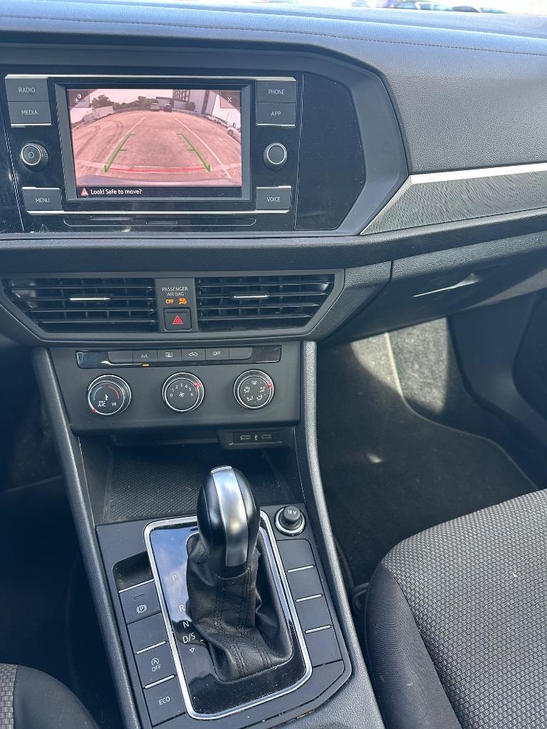2020 Volkswagen Jetta - $9,599