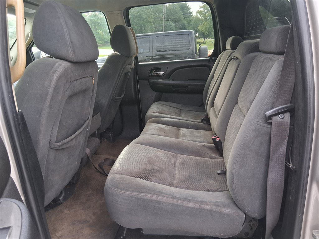 2007 Chevrolet Avalanche - $3,800