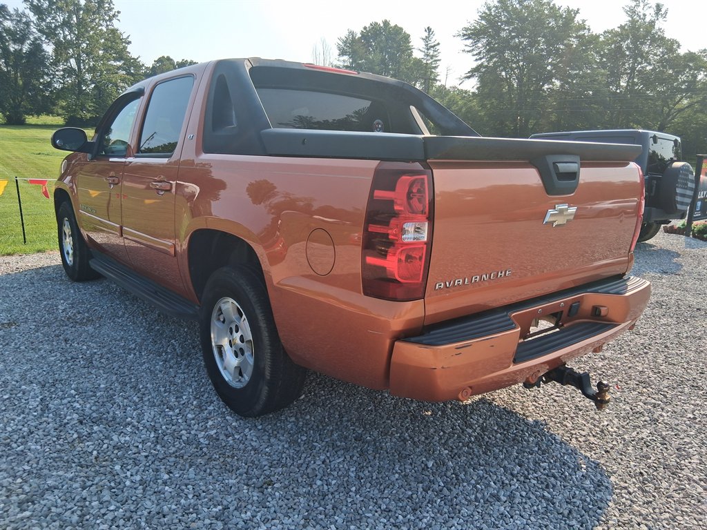 2008 Chevrolet Avalanche - $4,800