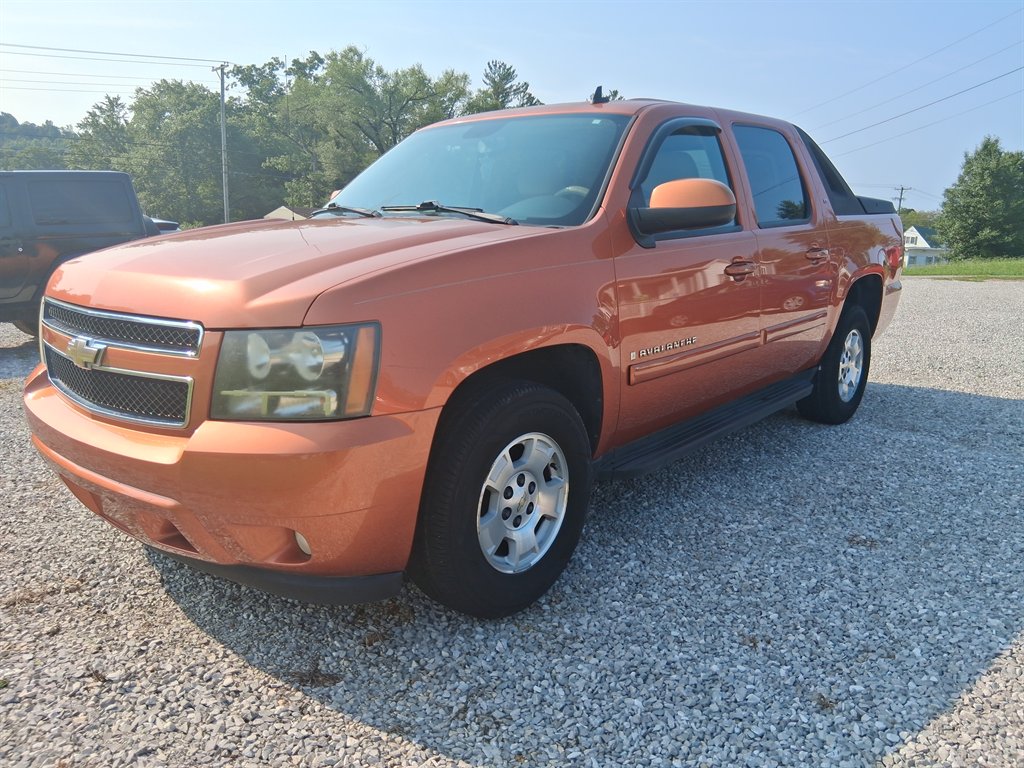 2008 Chevrolet Avalanche - $4,800