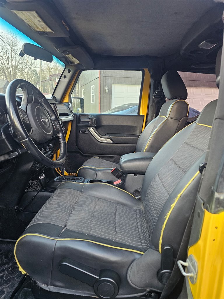 2011 Jeep Wrangler Sahara photo