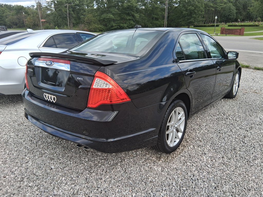 2011 Ford Fusion - $4,200