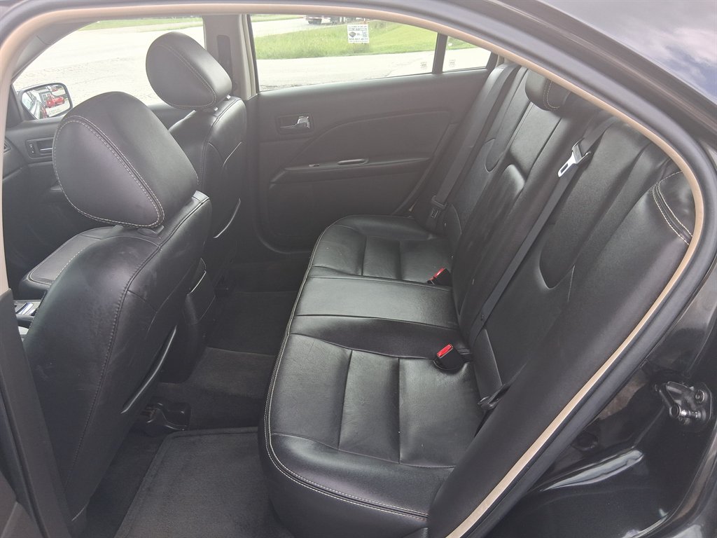 2011 Ford Fusion - $4,200