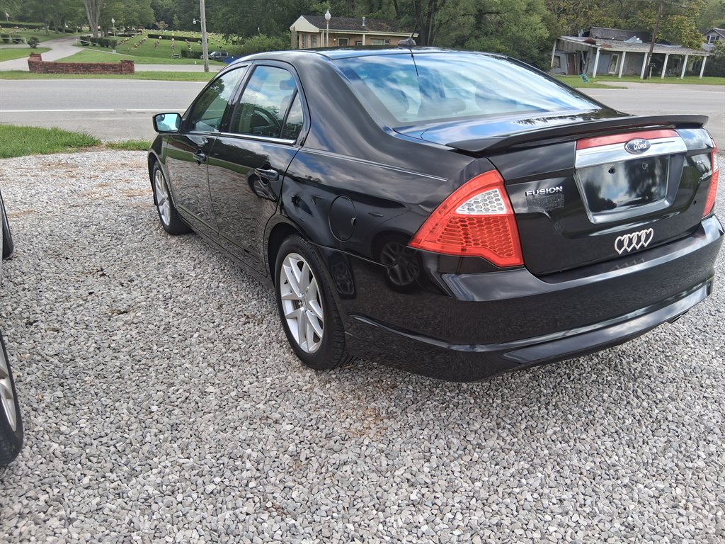 2011 Ford Fusion - $4,200