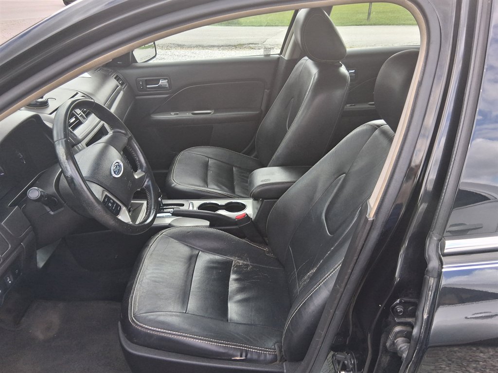 2011 Ford Fusion - $4,200