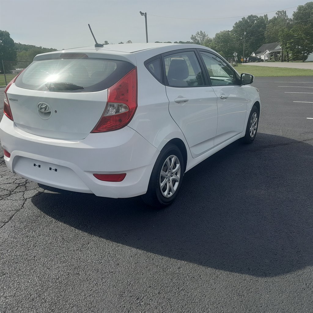 2014 Hyundai Accent GS photo