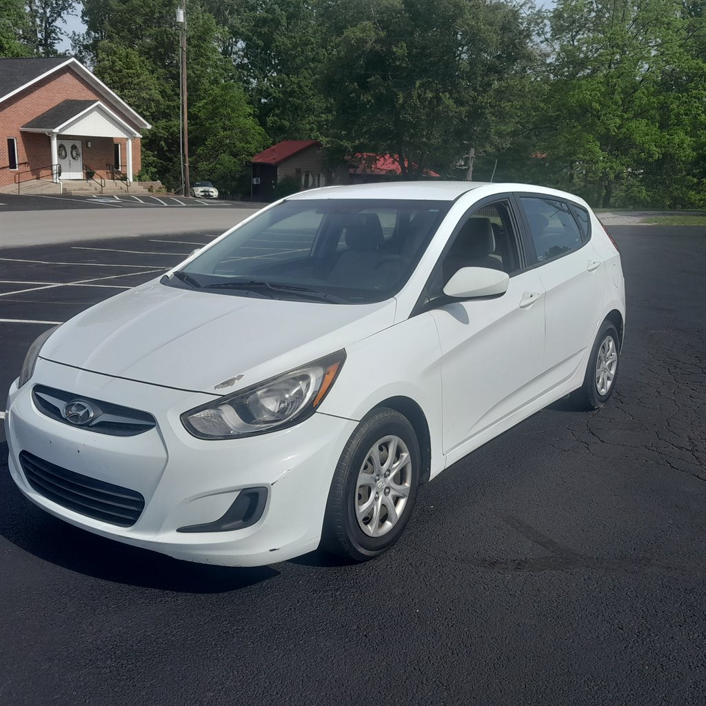 2014 Hyundai Accent GS photo