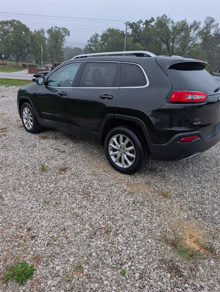 2015 Jeep Cherokee - $5,800