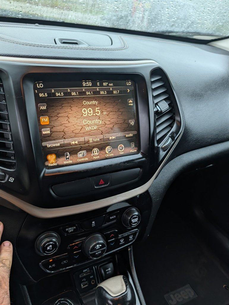 2015 Jeep Cherokee - $5,800