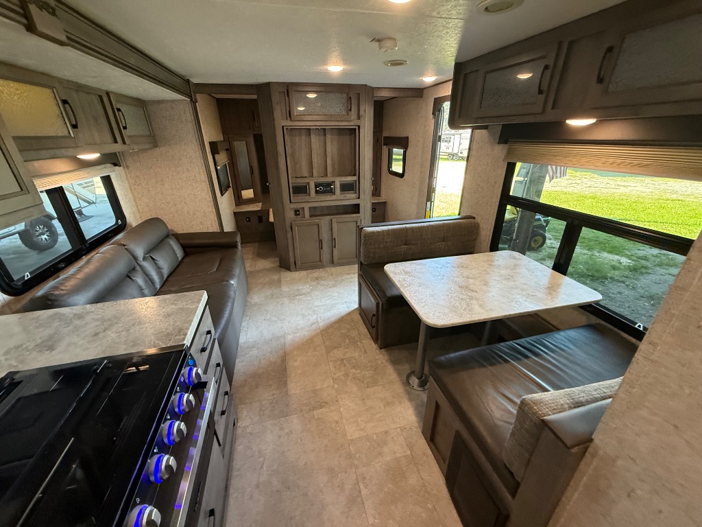 2020 Forest River Coachmen Apex - $15,990