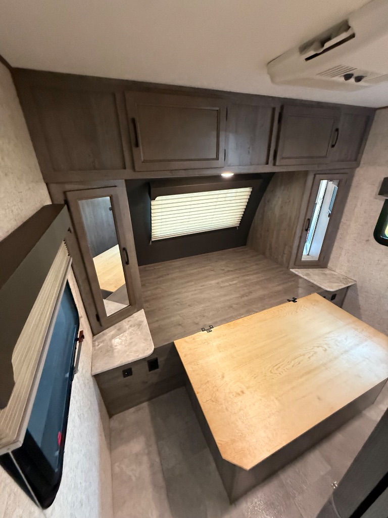 2020 Forest River Coachmen Apex - $15,990