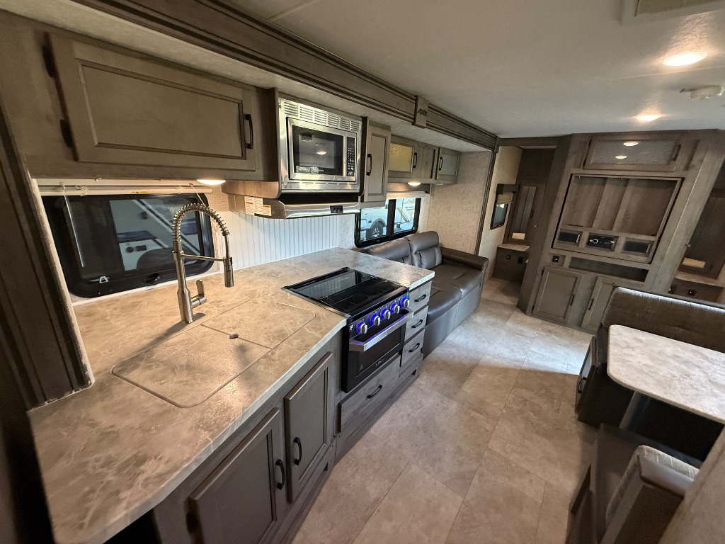 2020 Forest River Coachmen Apex - $15,990
