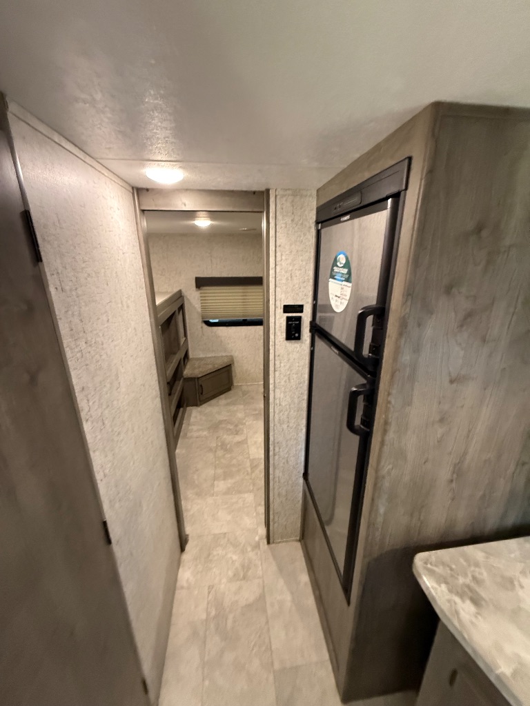 2020 Forest River Coachmen Apex - $15,990