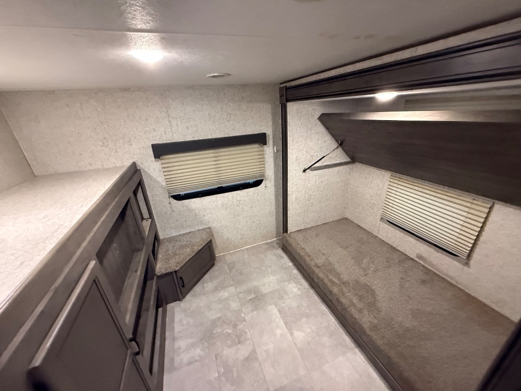 2020 Forest River Coachmen Apex - $15,990