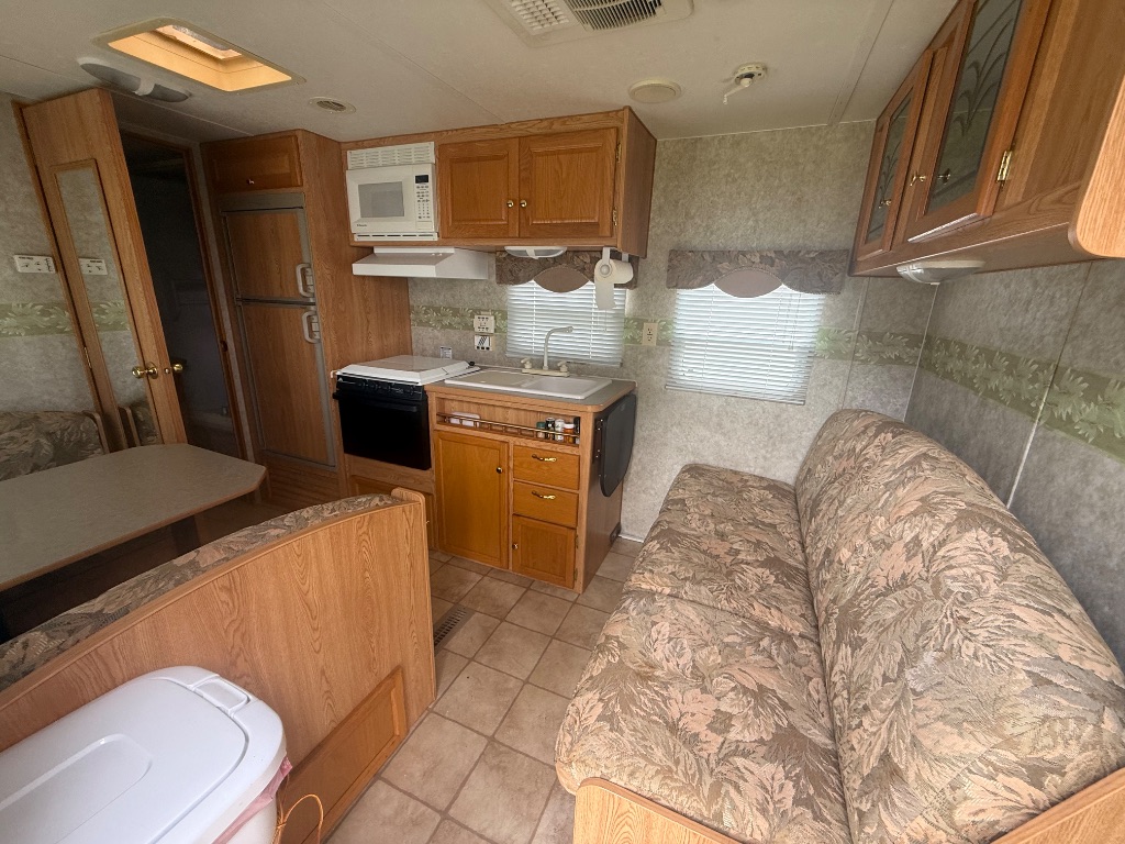2004 SUNNYBROOK 2406 - $7,990